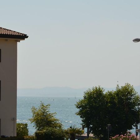 Trilocale Palazzo Garda Apartment Garda  Exterior photo